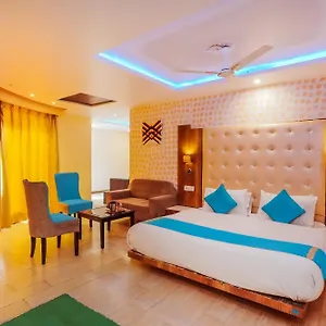 Nature Valley View Mashobra !! Luxury Choice !! Gaming Zone !! Open Terrace !! Big Parking Hotel